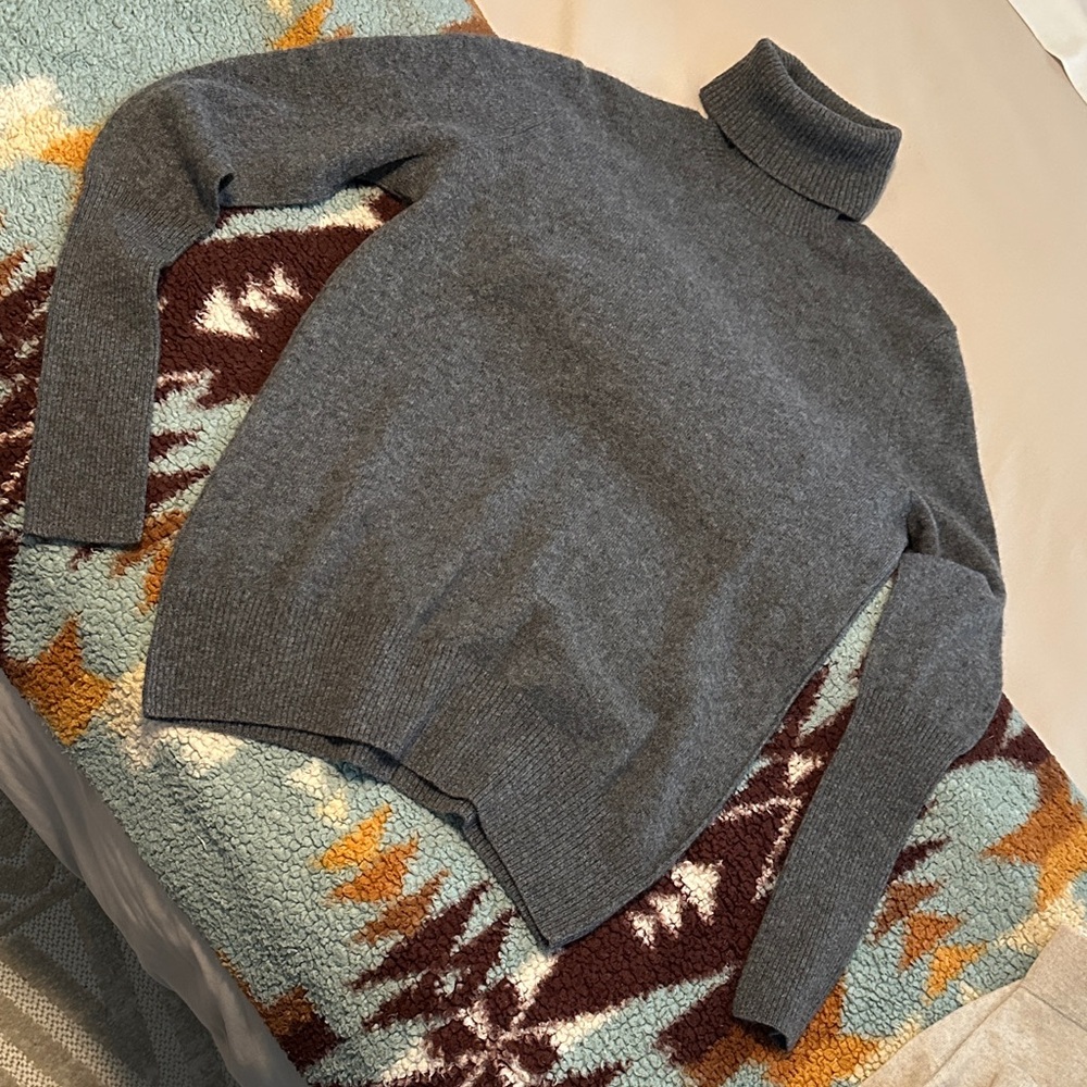 Women’s Cashmere Gray Grey AQUA  Turtleneck Sweater size large